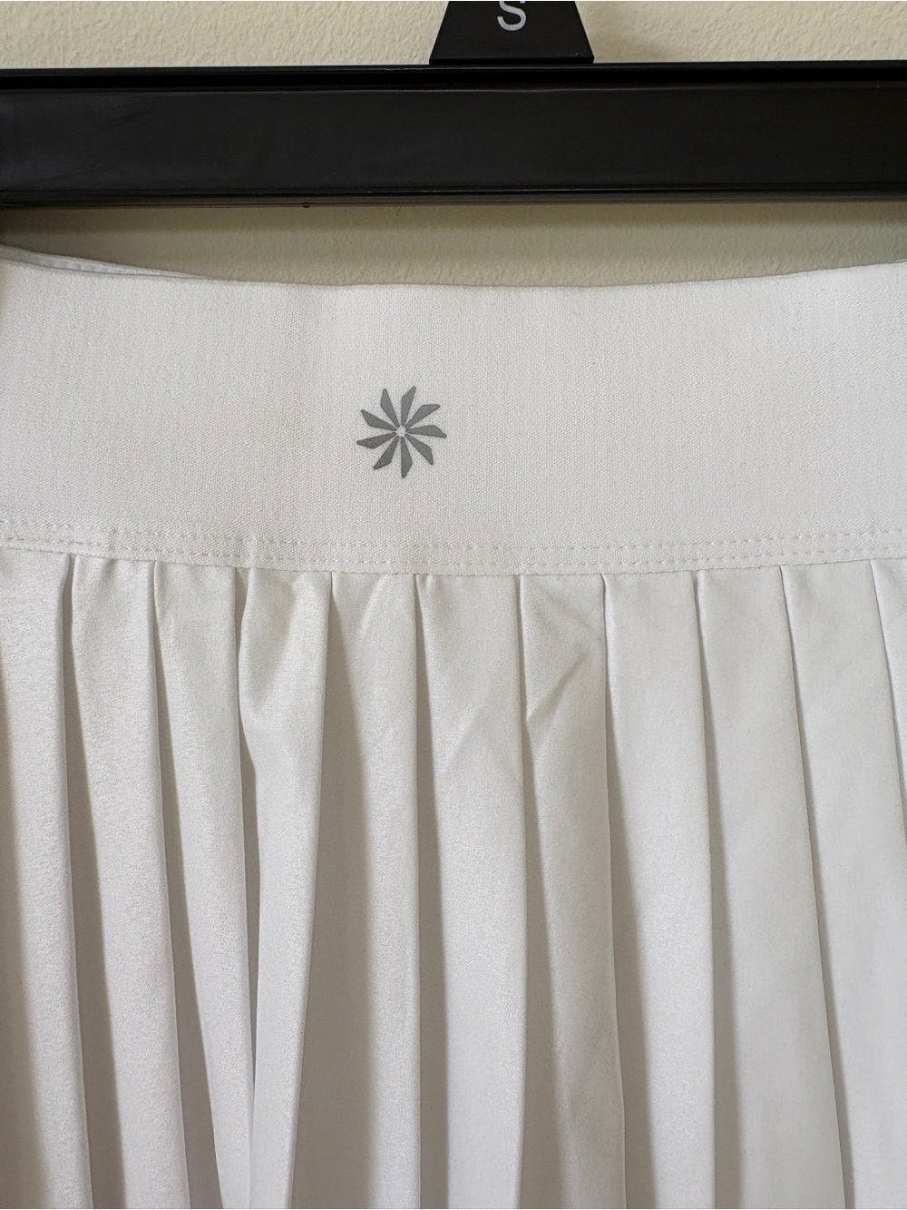 Athleta Pleated White and Red Colorblock Tennis Skirt - Picture 4 of 5